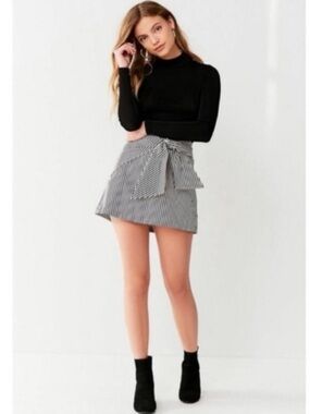 NWOT UO Alexa Striped Bow Skirt